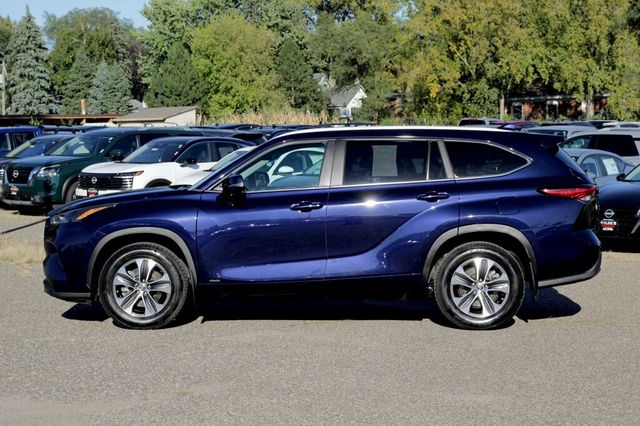 2023 Toyota Highlander ONE OWNER AWD HYBRID XLE W/ LEATHER, POWER MOONROOF - 22915616 - 17