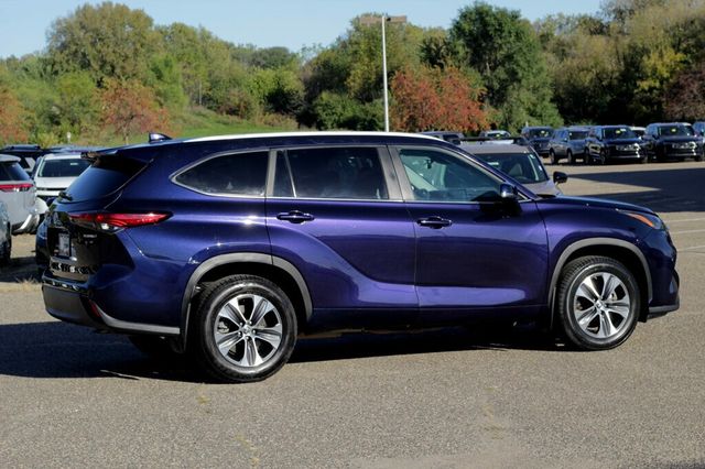 2023 Toyota Highlander ONE OWNER AWD HYBRID XLE W/ LEATHER, POWER MOONROOF - 22915616 - 2