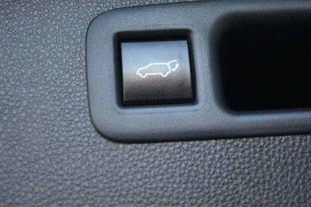 2023 Toyota Highlander ONE OWNER AWD HYBRID XLE W/ LEATHER, POWER MOONROOF - 22915616 - 33