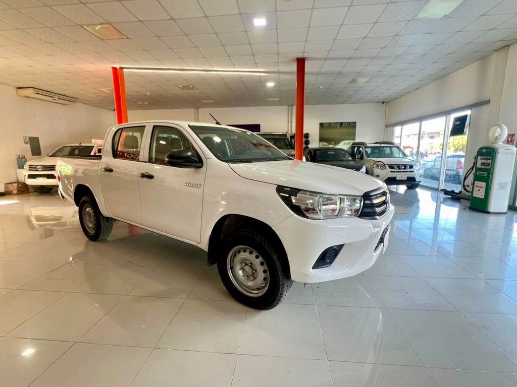 2023 Toyota Hilux 2.4 4x4 Disponible para alquiler 4x4 - 22930590 | Video 1