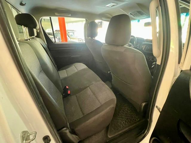 2023 Toyota Hilux 2.4 4x4 Disponible para alquiler 4x4 - 22930590 - 11
