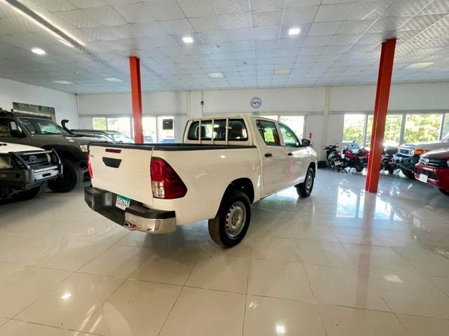 2023 Toyota Hilux 2.4 4x4 Disponible para alquiler 4x4 - 22930590 - 7