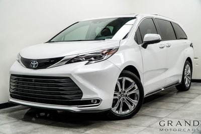 2023 Toyota Sienna - 5TDERKEC3PS176641