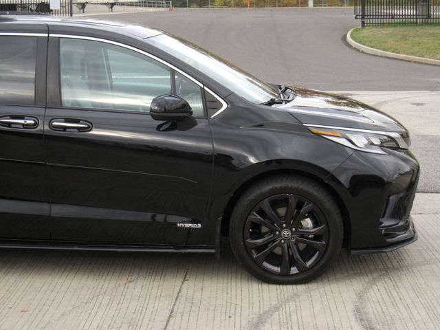 2023 Toyota Sienna XSE FWD 7-Passenger - 22938055 - 9