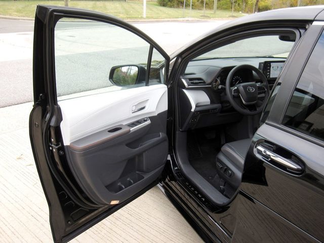 2023 Toyota Sienna XSE FWD 7-Passenger - 22938055 - 15