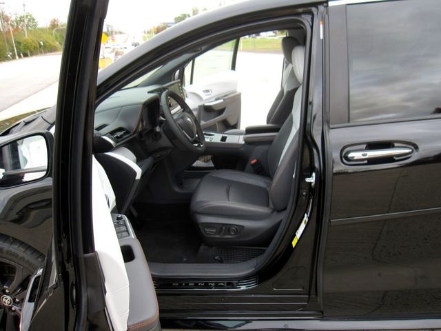 2023 Toyota Sienna XSE FWD 7-Passenger - 22938055 - 16