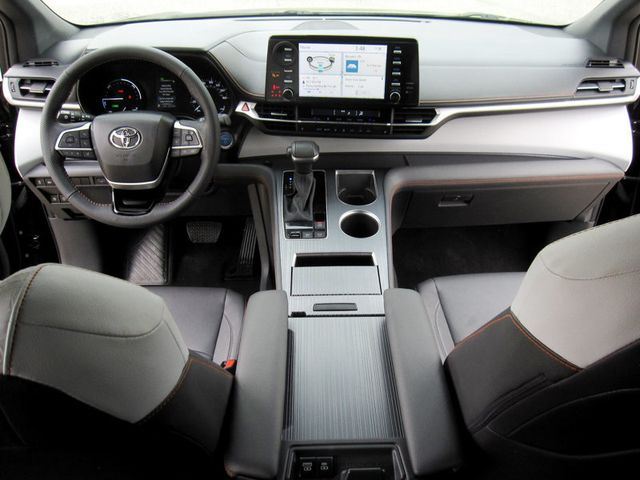 2023 Toyota Sienna XSE FWD 7-Passenger - 22938055 - 20