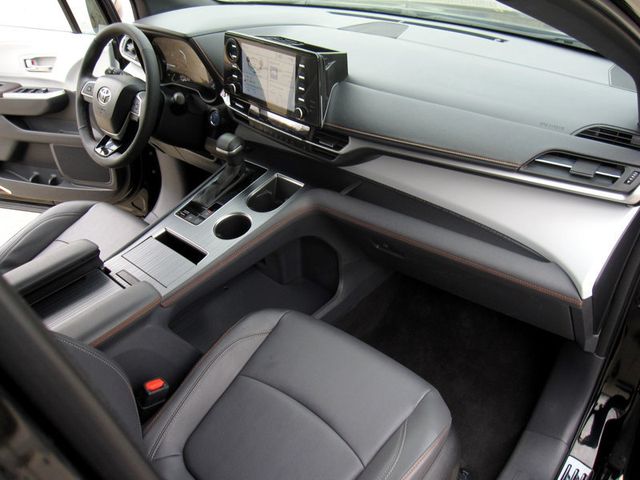 2023 Toyota Sienna XSE FWD 7-Passenger - 22938055 - 23