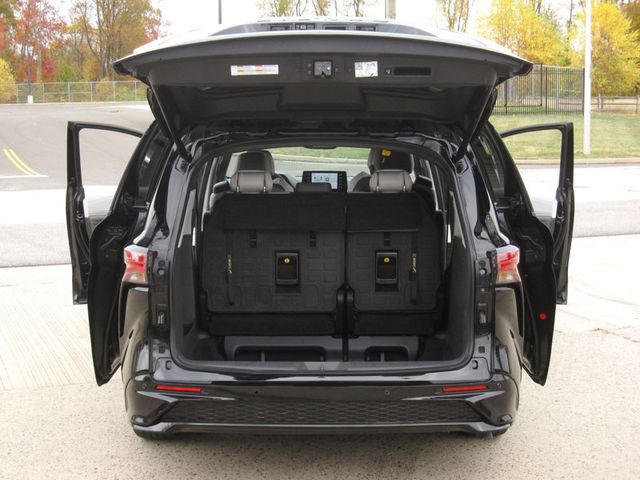 2023 Toyota Sienna XSE FWD 7-Passenger - 22938055 - 28