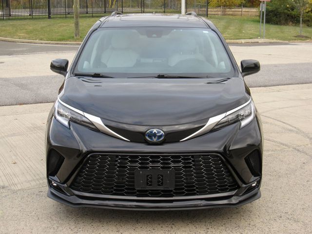2023 Toyota Sienna XSE FWD 7-Passenger - 22938055 - 4