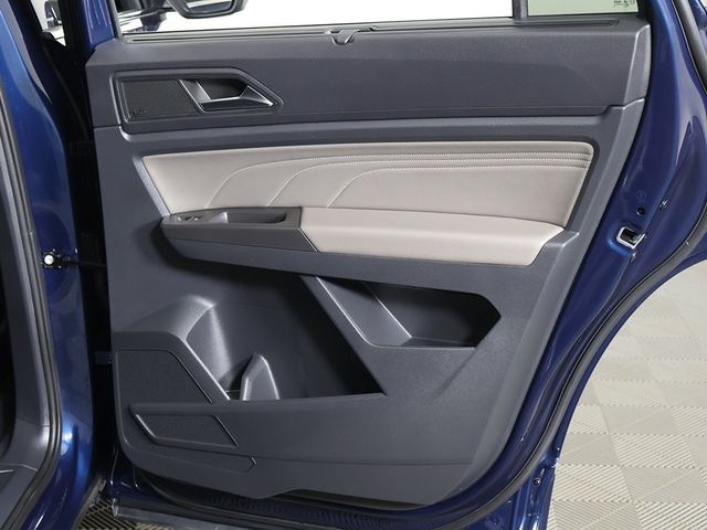 2023 Volkswagen Atlas Cross Sport 3.6L V6 SEL Premium R-Line 4MOTION - 22918824 - 30