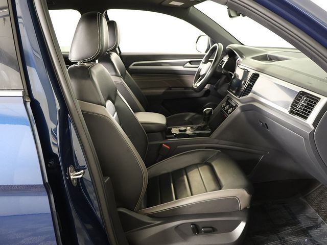 2023 Volkswagen Atlas Cross Sport 3.6L V6 SEL Premium R-Line 4MOTION - 22918824 - 34