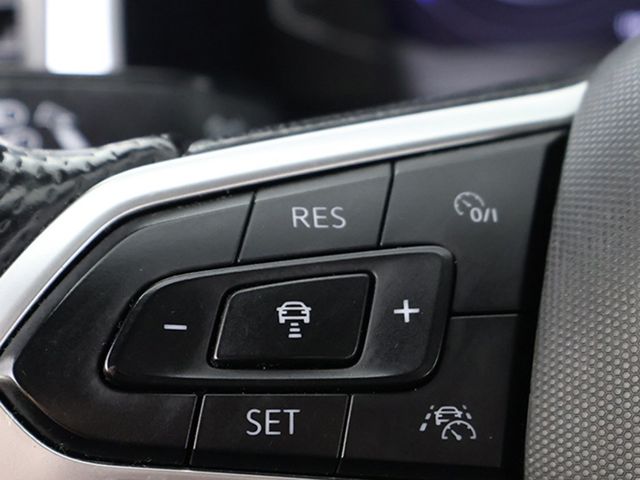 2023 Volkswagen Atlas Cross Sport 3.6L V6 SEL Premium R-Line 4MOTION - 22918824 - 45