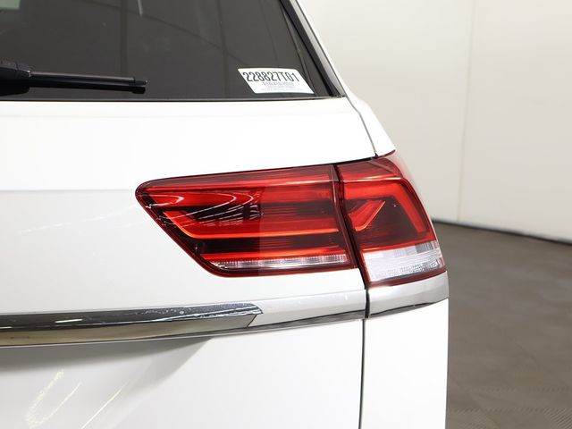 2023 Volkswagen Atlas Cross Sport 3.6L V6 SEL Premium R-Line 4MOTION - 22929166 - 19