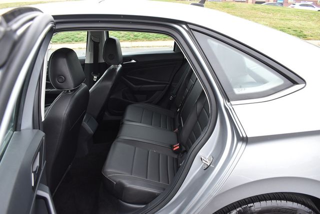 2023 Volkswagen Jetta SE Automatic - 22811326 - 26