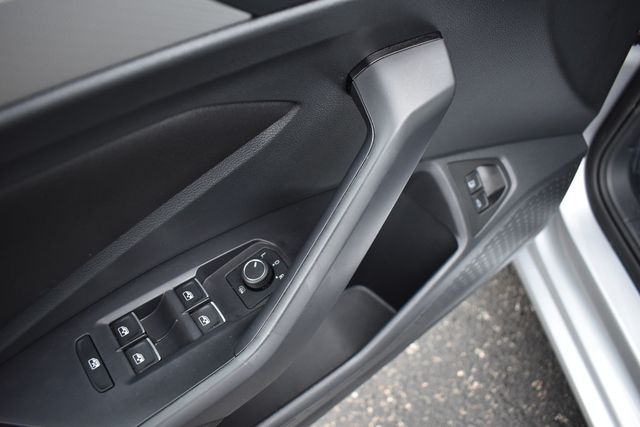 2023 Volkswagen Jetta SE Automatic - 22811326 - 27