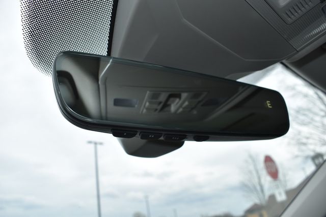 2023 Volkswagen Jetta SE Automatic - 22811326 - 31