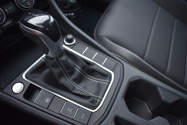 2023 Volkswagen Jetta SE Automatic - 22811326 - 34