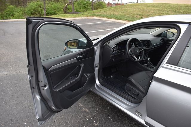 2023 Volkswagen Jetta SE Automatic - 22811326 - 41