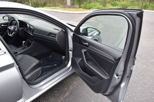 2023 Volkswagen Jetta SE Automatic - 22811326 - 42