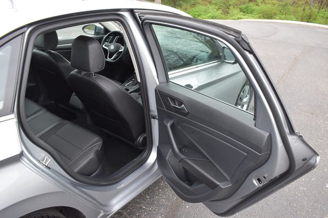 2023 Volkswagen Jetta SE Automatic - 22811326 - 44