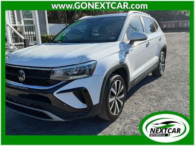 2023 Volkswagen Taos SE's photo