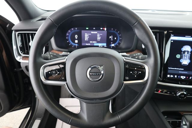 2023 Volvo V60 Cross Country B5 AWD Plus with Polestar Technology & harman/kardon Sound - 22871940 - 12