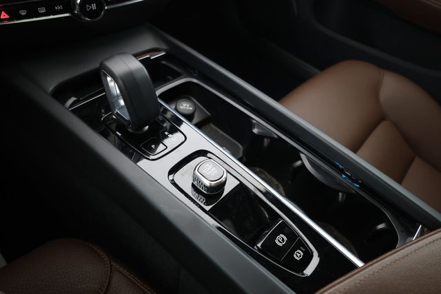 2023 Volvo V60 Cross Country B5 AWD Plus with Polestar Technology & harman/kardon Sound - 22871940 - 15
