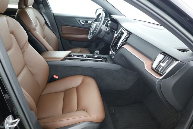2023 Volvo V60 Cross Country B5 AWD Plus with Polestar Technology & harman/kardon Sound - 22871940 - 22