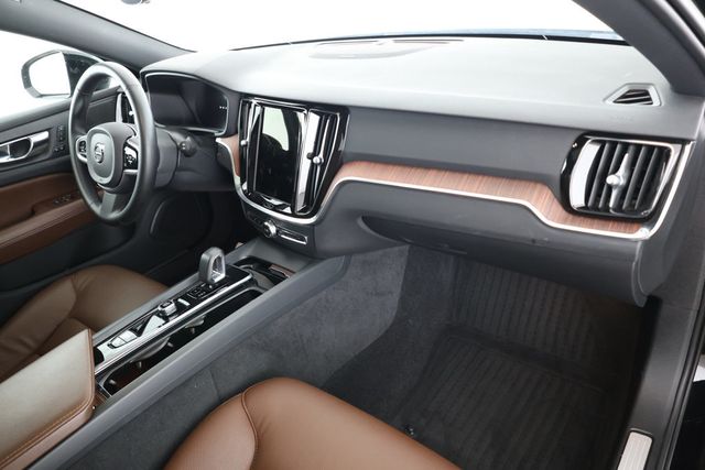 2023 Volvo V60 Cross Country B5 AWD Plus with Polestar Technology & harman/kardon Sound - 22871940 - 23
