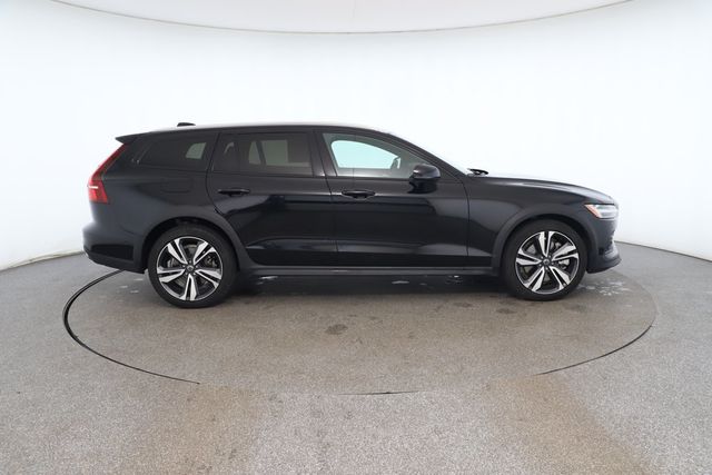 2023 Volvo V60 Cross Country B5 AWD Plus with Polestar Technology & harman/kardon Sound - 22871940 - 5