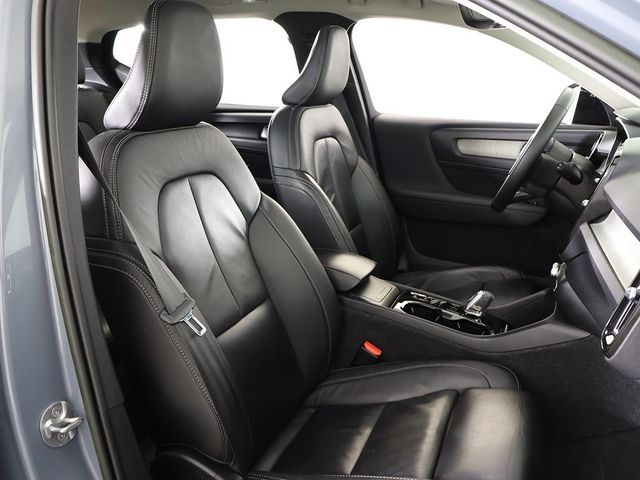 2023 Volvo XC40 B5 AWD Plus Dark Theme - 22932808 - 11