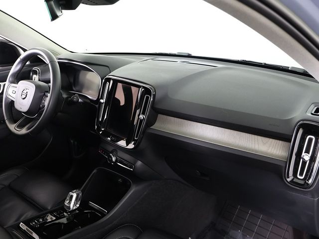 2023 Volvo XC40 B5 AWD Plus Dark Theme - 22932808 - 13