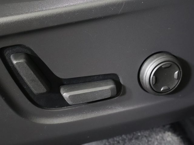 2023 Volvo XC40 B5 AWD Plus Dark Theme - 22932808 - 14