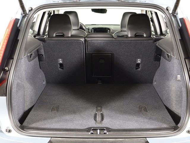 2023 Volvo XC40 B5 AWD Plus Dark Theme - 22932808 - 17