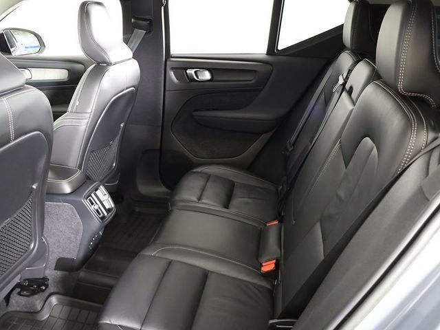 2023 Volvo XC40 B5 AWD Plus Dark Theme - 22932808 - 20