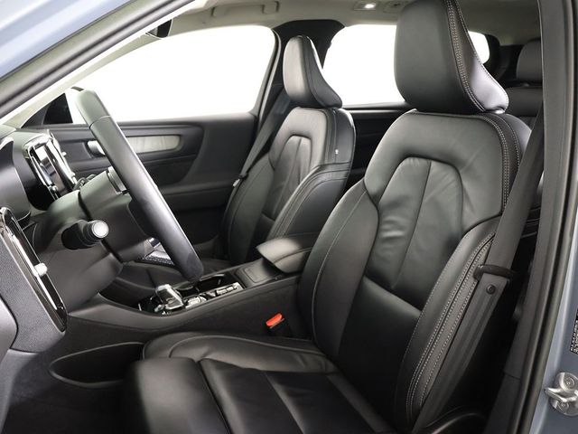 2023 Volvo XC40 B5 AWD Plus Dark Theme - 22932808 - 27