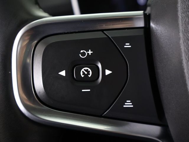 2023 Volvo XC40 B5 AWD Plus Dark Theme - 22932808 - 32