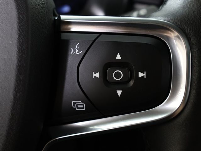 2023 Volvo XC40 B5 AWD Plus Dark Theme - 22932808 - 33