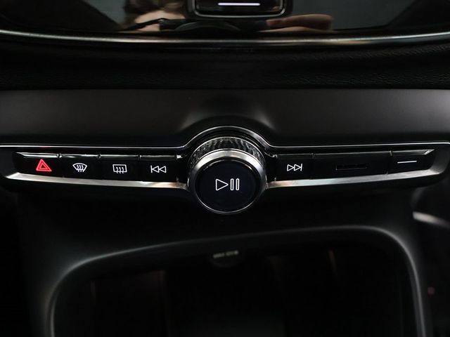 2023 Volvo XC40 B5 AWD Plus Dark Theme - 22932808 - 36