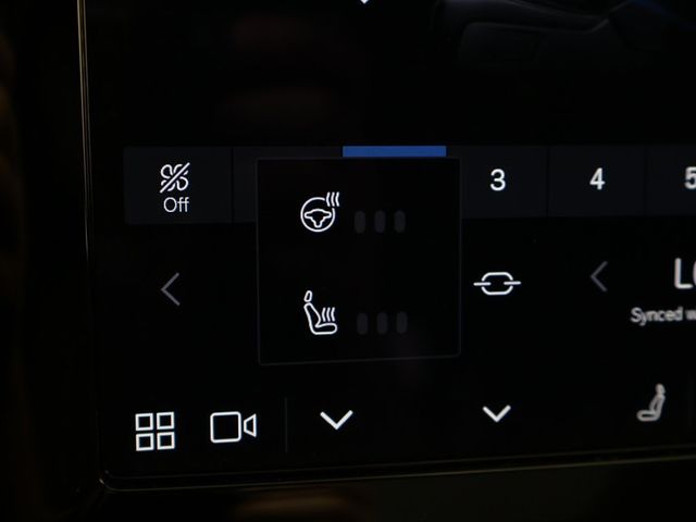 2023 Volvo XC40 B5 AWD Plus Dark Theme - 22932808 - 45