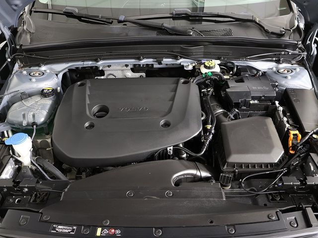 2023 Volvo XC40 B5 AWD Plus Dark Theme - 22932808 - 47