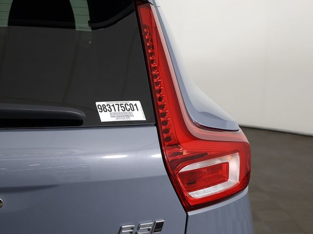 2023 Volvo XC40 B5 AWD Plus Dark Theme - 22932808 - 53