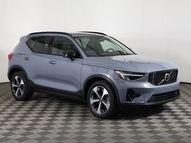 2023 Volvo XC40 B5 AWD Plus Dark Theme - 22932808 - 56