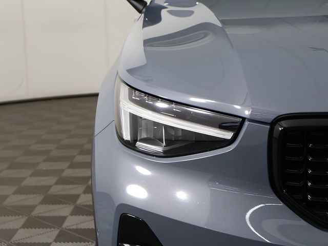 2023 Volvo XC40 B5 AWD Plus Dark Theme - 22932808 - 59