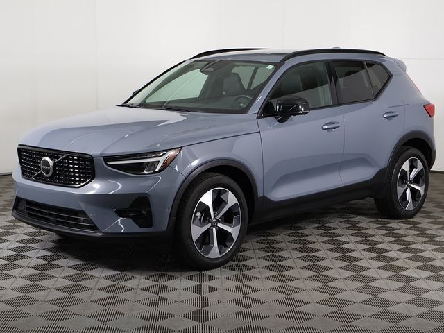 2023 Volvo XC40 B5 AWD Plus Dark Theme - 22932808 - 61