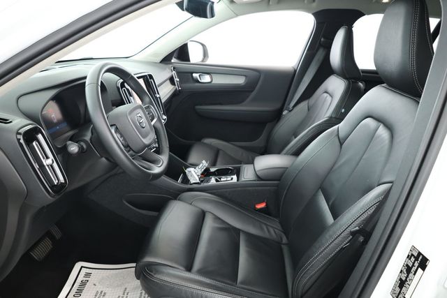 2023 Volvo XC40 B5 AWD Plus Dark Theme - 22893622 - 17