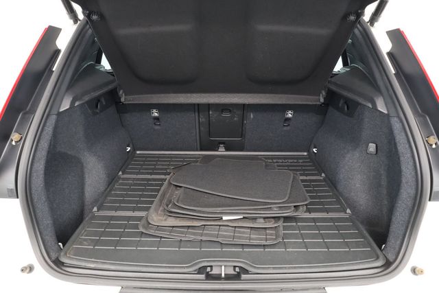2023 Volvo XC40 B5 AWD Plus Dark Theme - 22893622 - 19