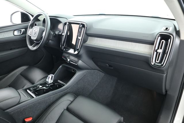 2023 Volvo XC40 B5 AWD Plus Dark Theme - 22893622 - 22