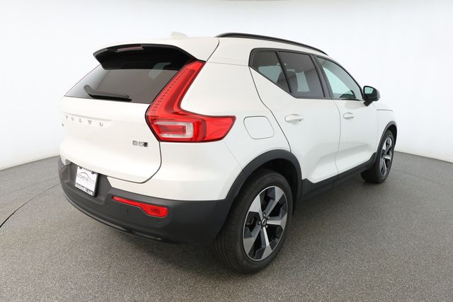2023 Volvo XC40 B5 AWD Plus Dark Theme - 22893622 - 3